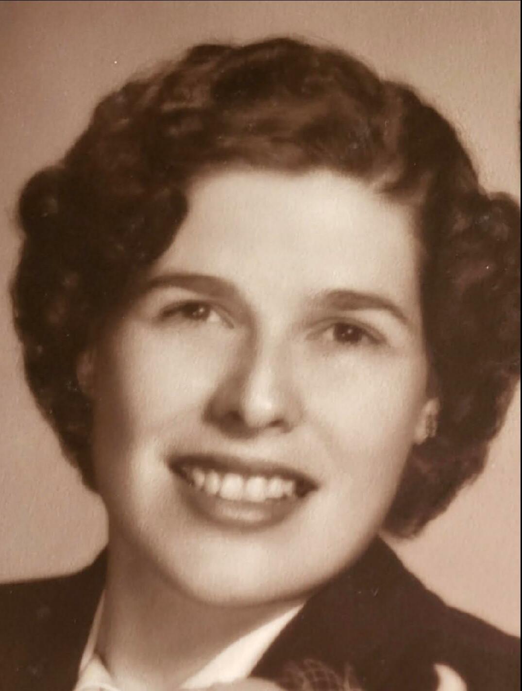 Esther  Kurtbedin